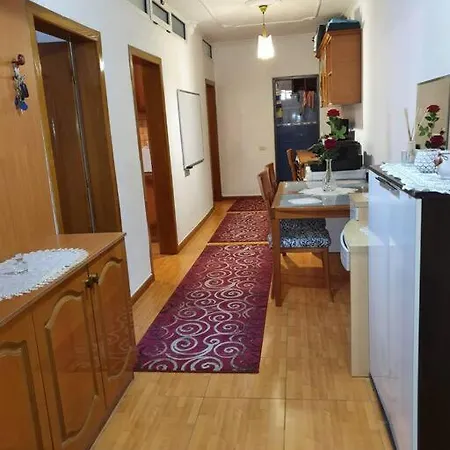 Flat In Tirana, Rruga 5 Maji, * 地拉那
