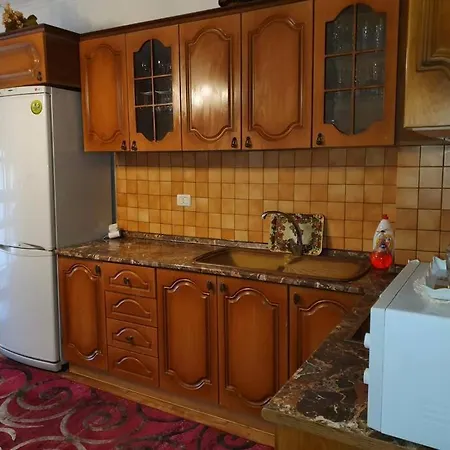 Flat In Tirana, Rruga 5 Maji, تيرانا